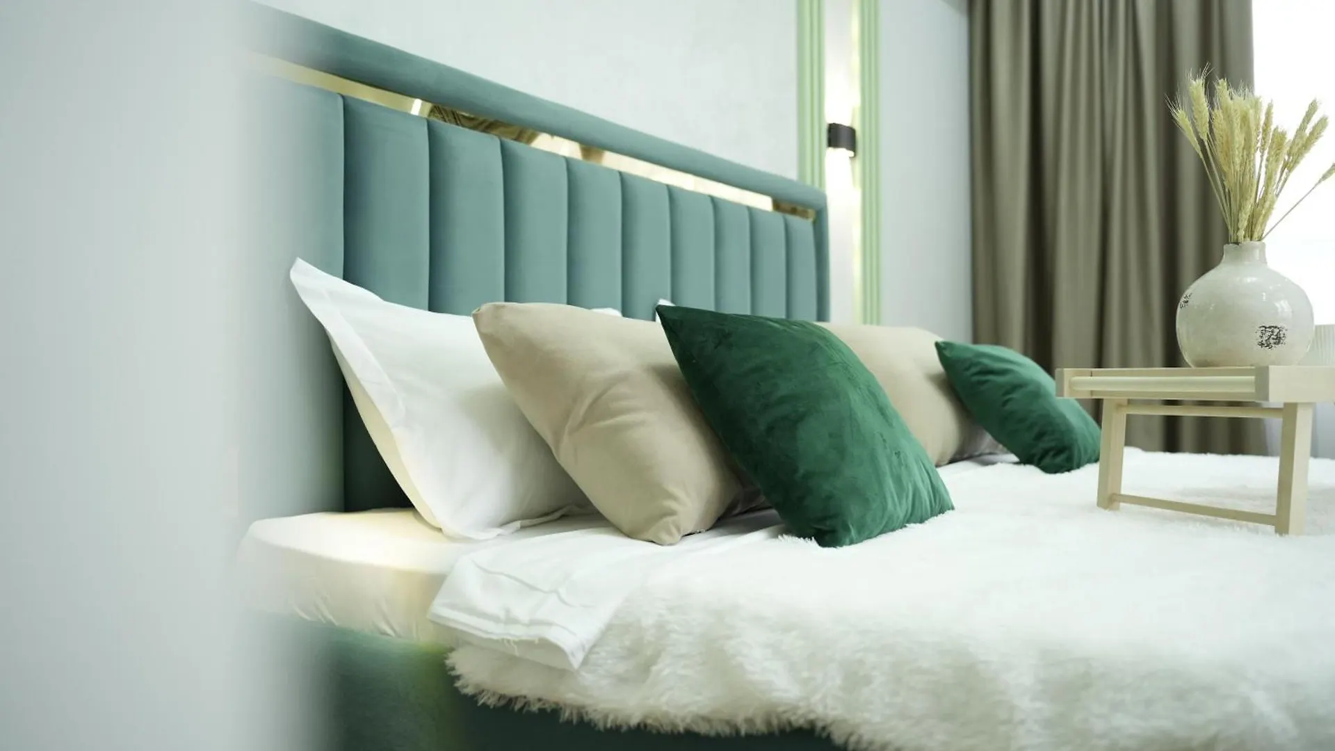 Lux Apartment На Абая Жк Lake Town Alma-Ata